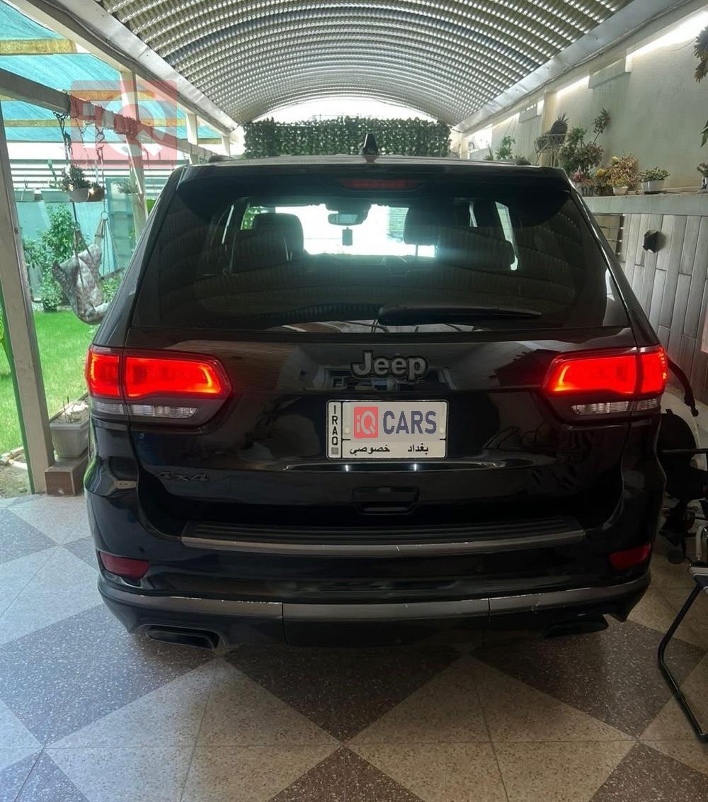 جیپ گراند شیرۆکی